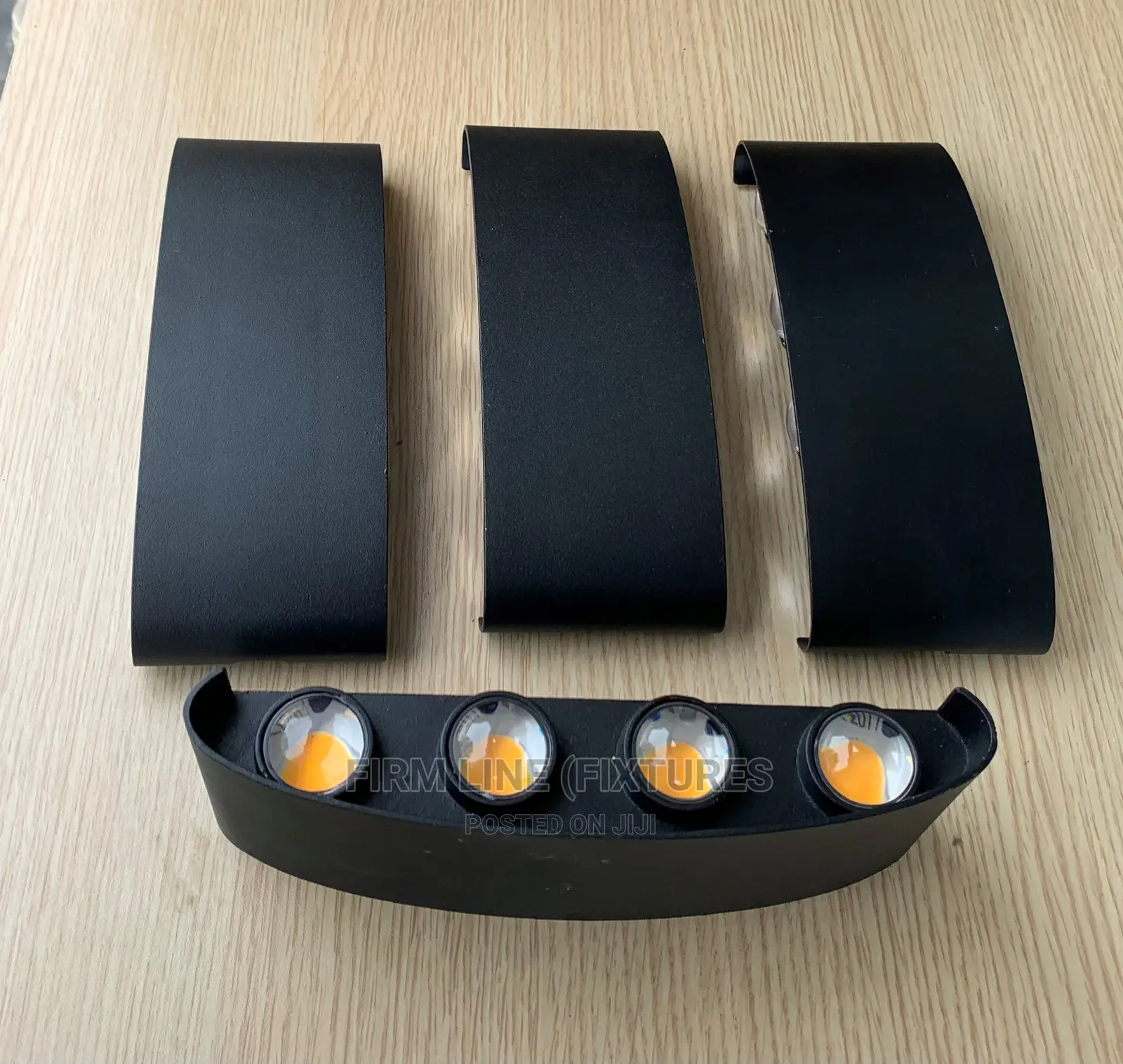 Curved 8W (4LED Up/Down) Outdoor Waterproof Wall Light