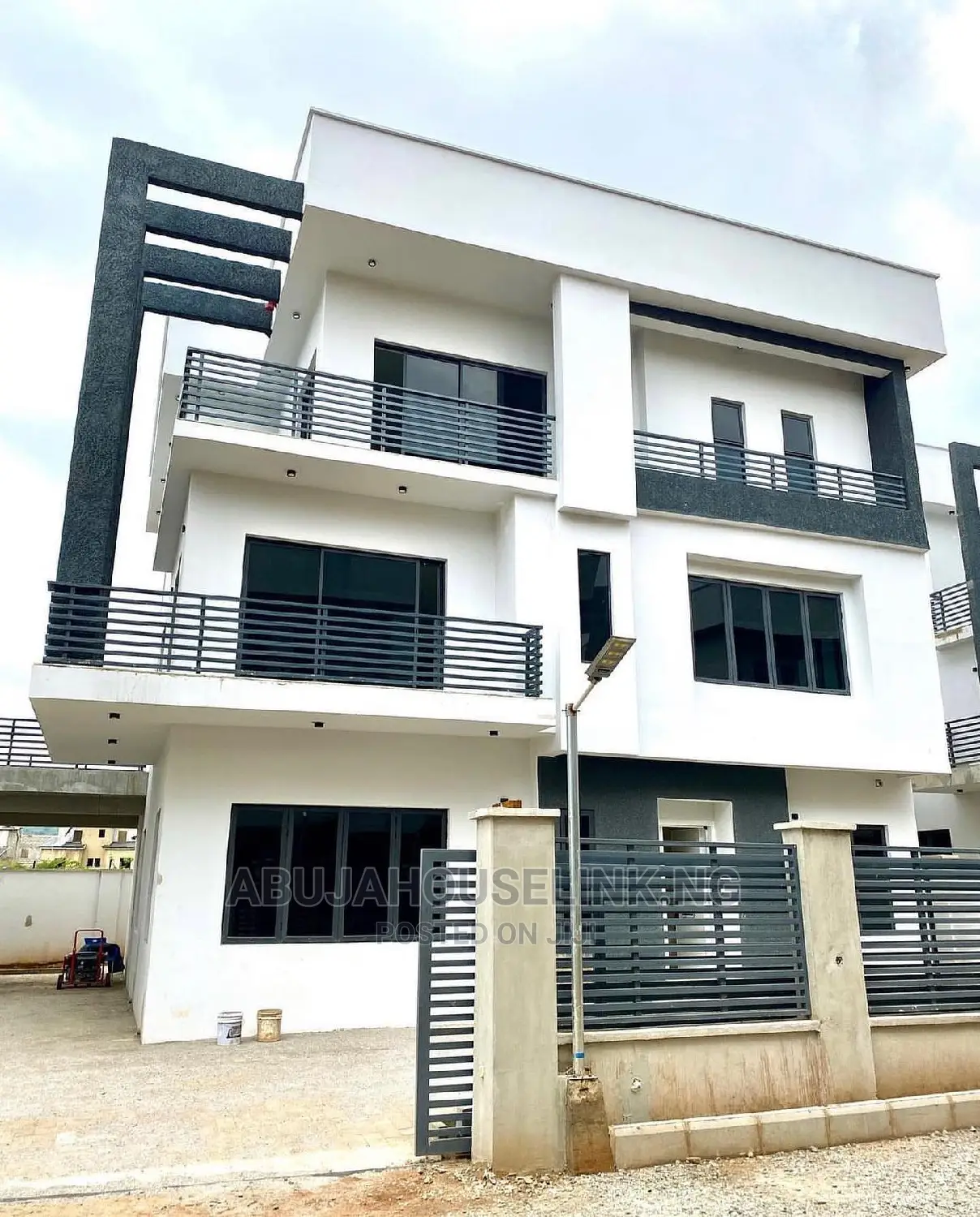 6bdrm Duplex in Katampe Extension for sale