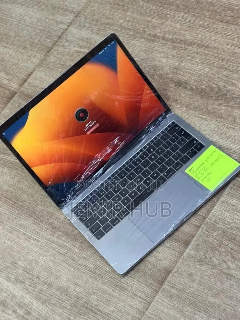 Laptop Apple MacBook Pro 2017 8GB Intel Core i5 SSD 256GB