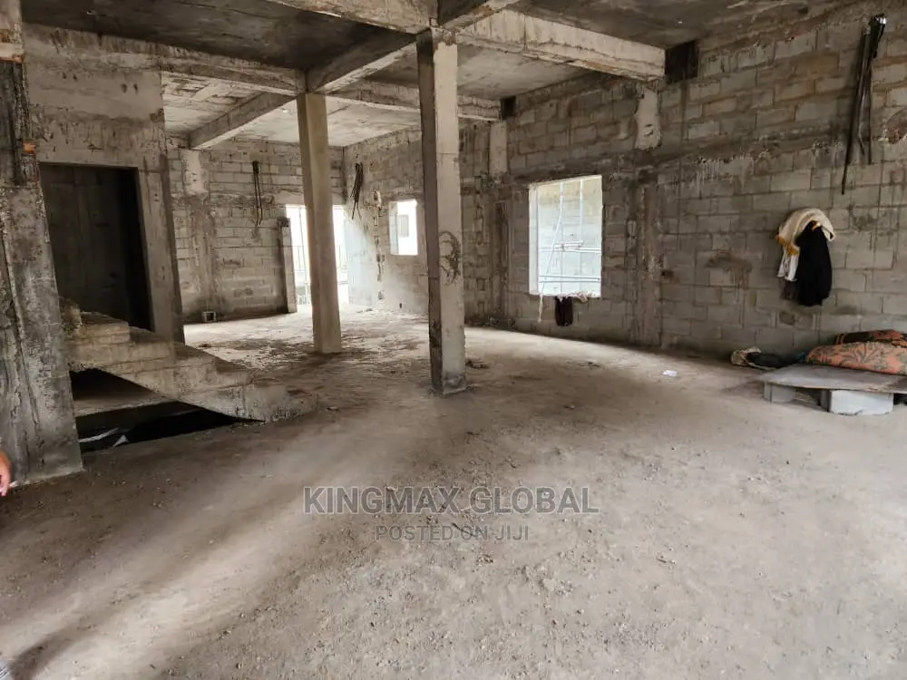 5bdrm Duplex in Guzape District for sale