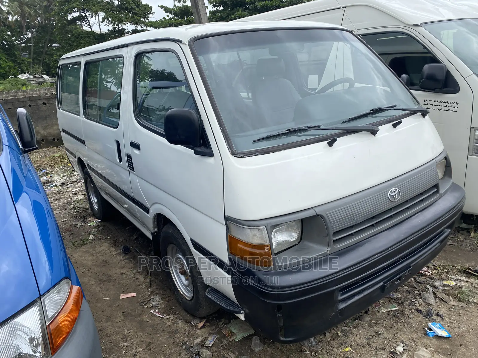 Toyota HiAce 2000 White