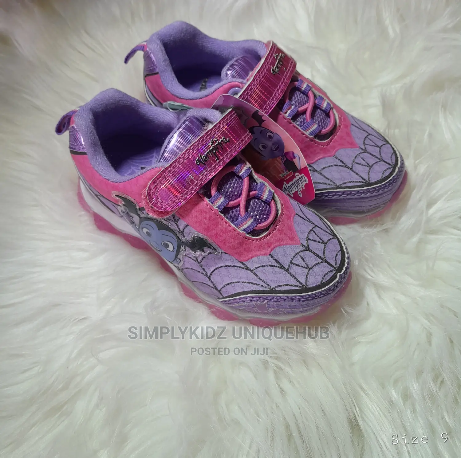 Vampirina Led Light Sneakers