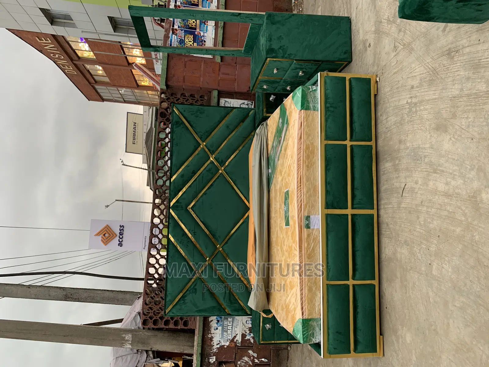 6ft by 6ft Complete Set of Bed