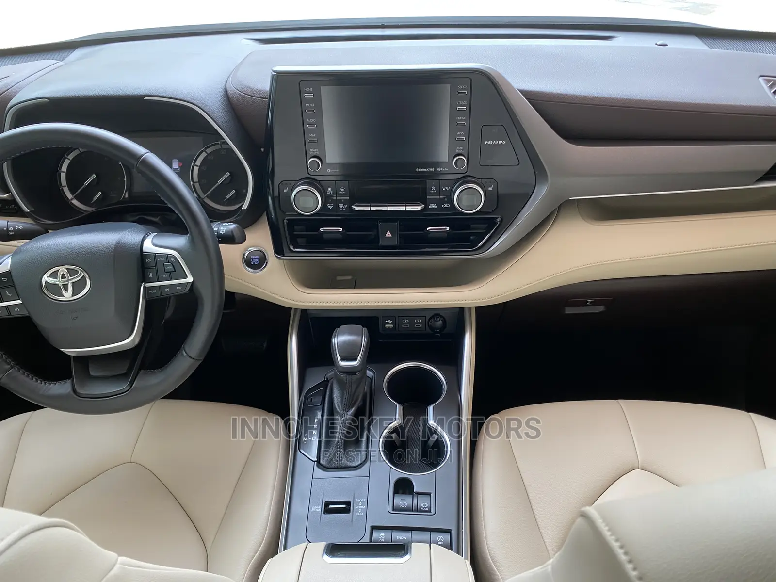 Toyota Highlander XLE 2022 White
