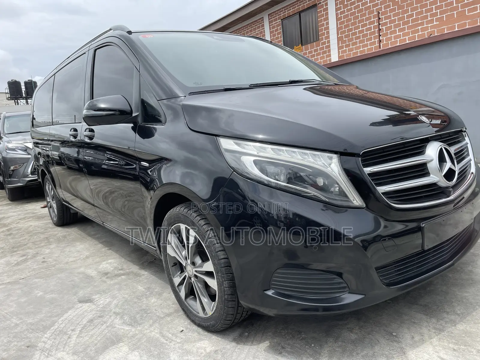 Mercedes-Benz Viano 2017 Black