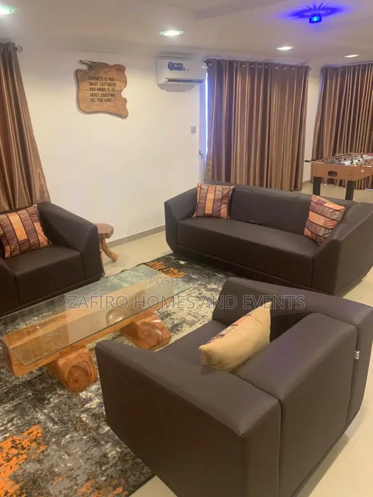 Luxury 3 Bedroom Shortlet Apartment Near D Rovans Ring Road