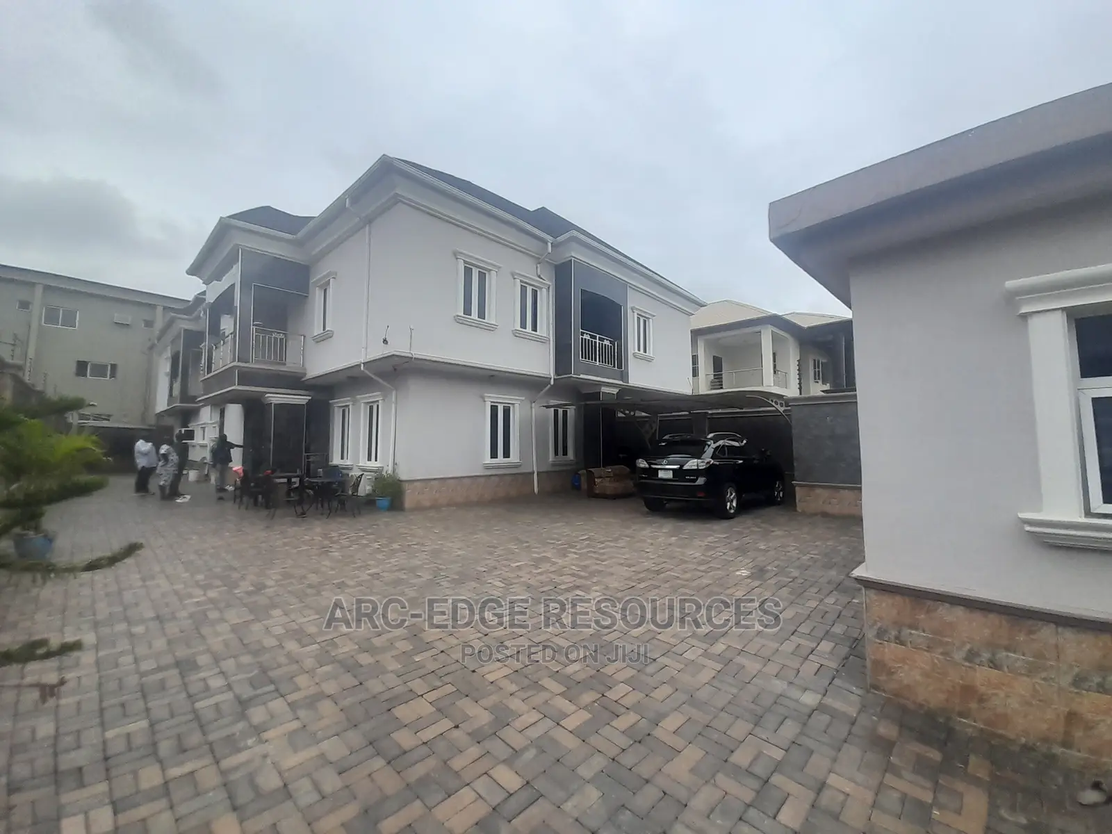 Furnished 6bdrm Duplex in Apple Junction for sale