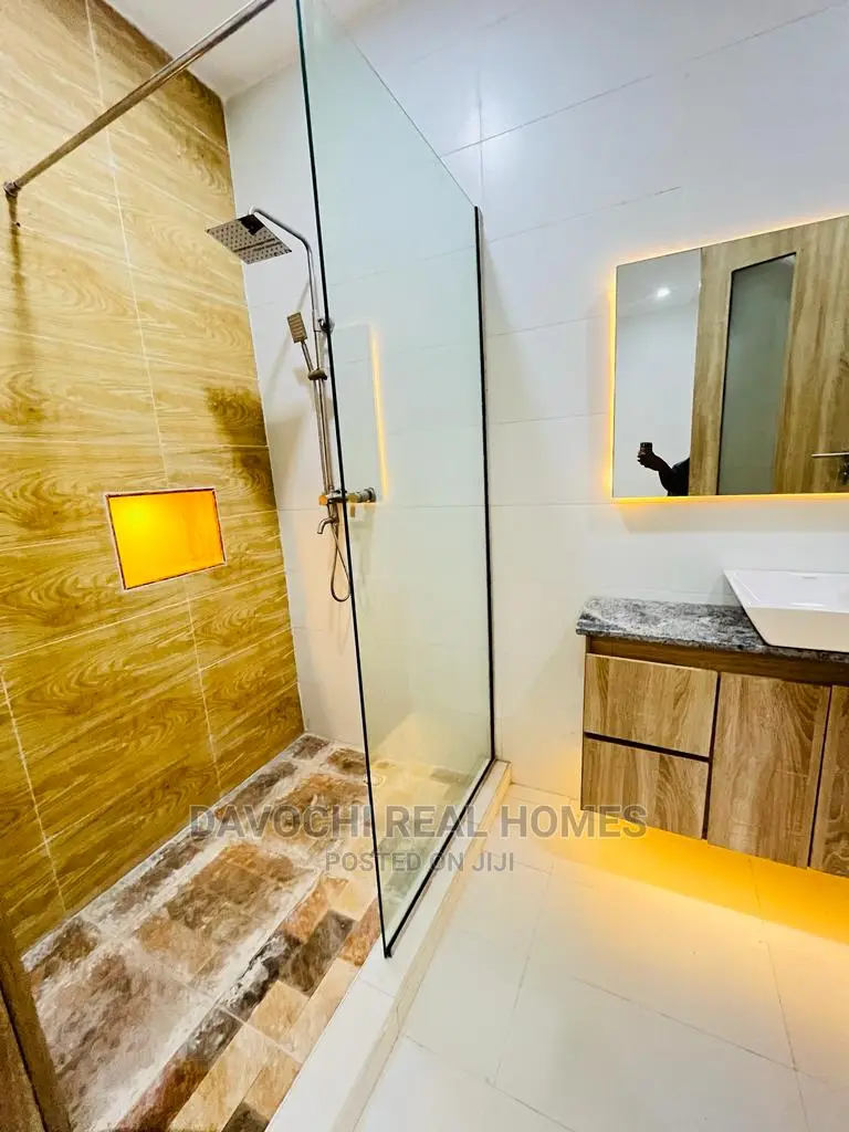 4bdrm Duplex in Ologolo Estate, Lekki for rent