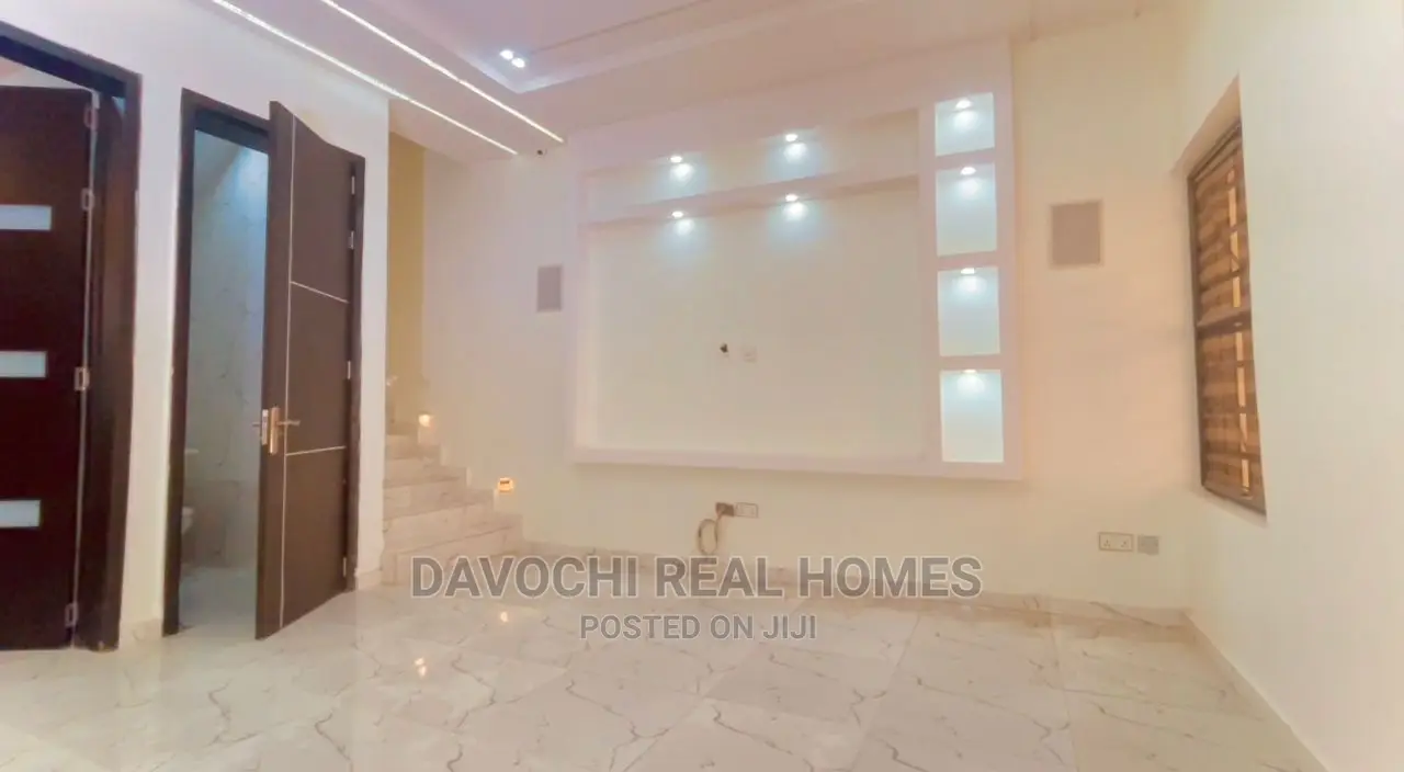 4bdrm Duplex in Ikota Villa Estate, Lekki for rent