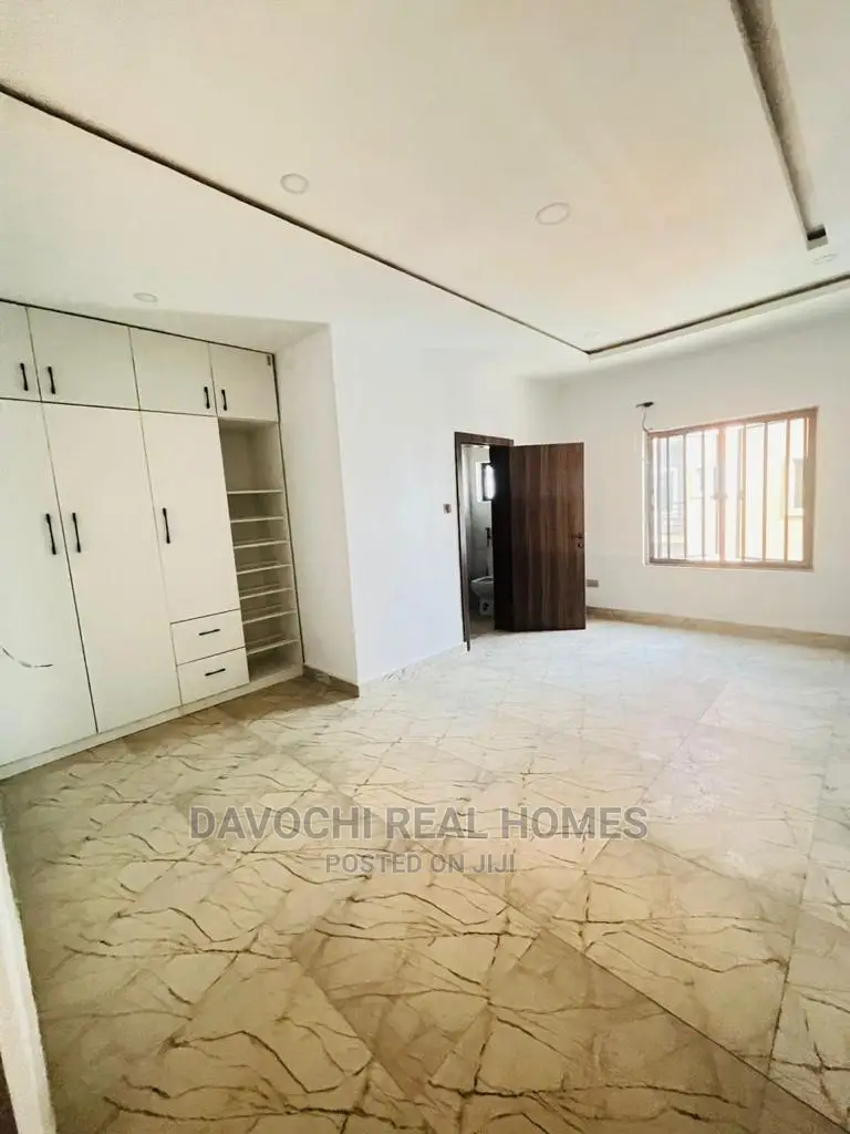 3bdrm Apartment in Ikate Lekki Phase for rent