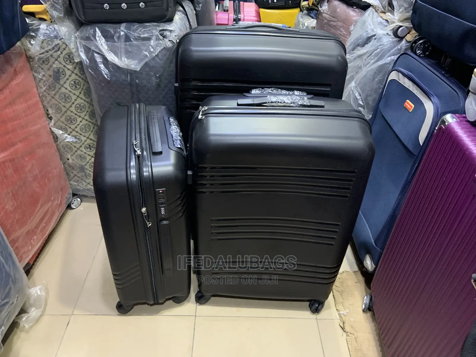 Set Of Quality Imported Unbreakable Traveling Luggage