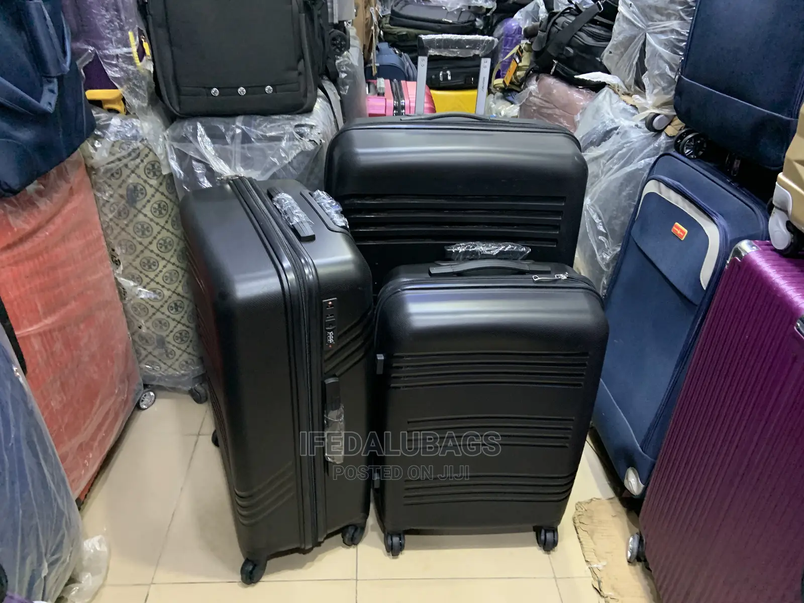 Set Of Quality Imported Unbreakable Traveling Luggage