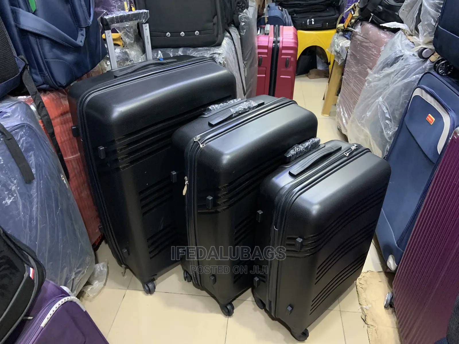 Set Of Quality Imported Unbreakable Traveling Luggage