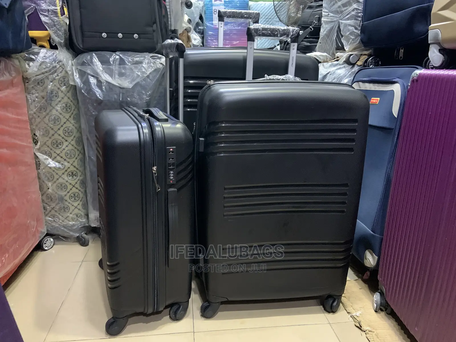 Set Of Quality Imported Unbreakable Traveling Luggage