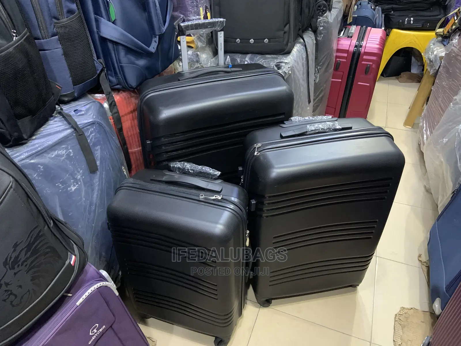 Set Of Quality Imported Unbreakable Traveling Luggage