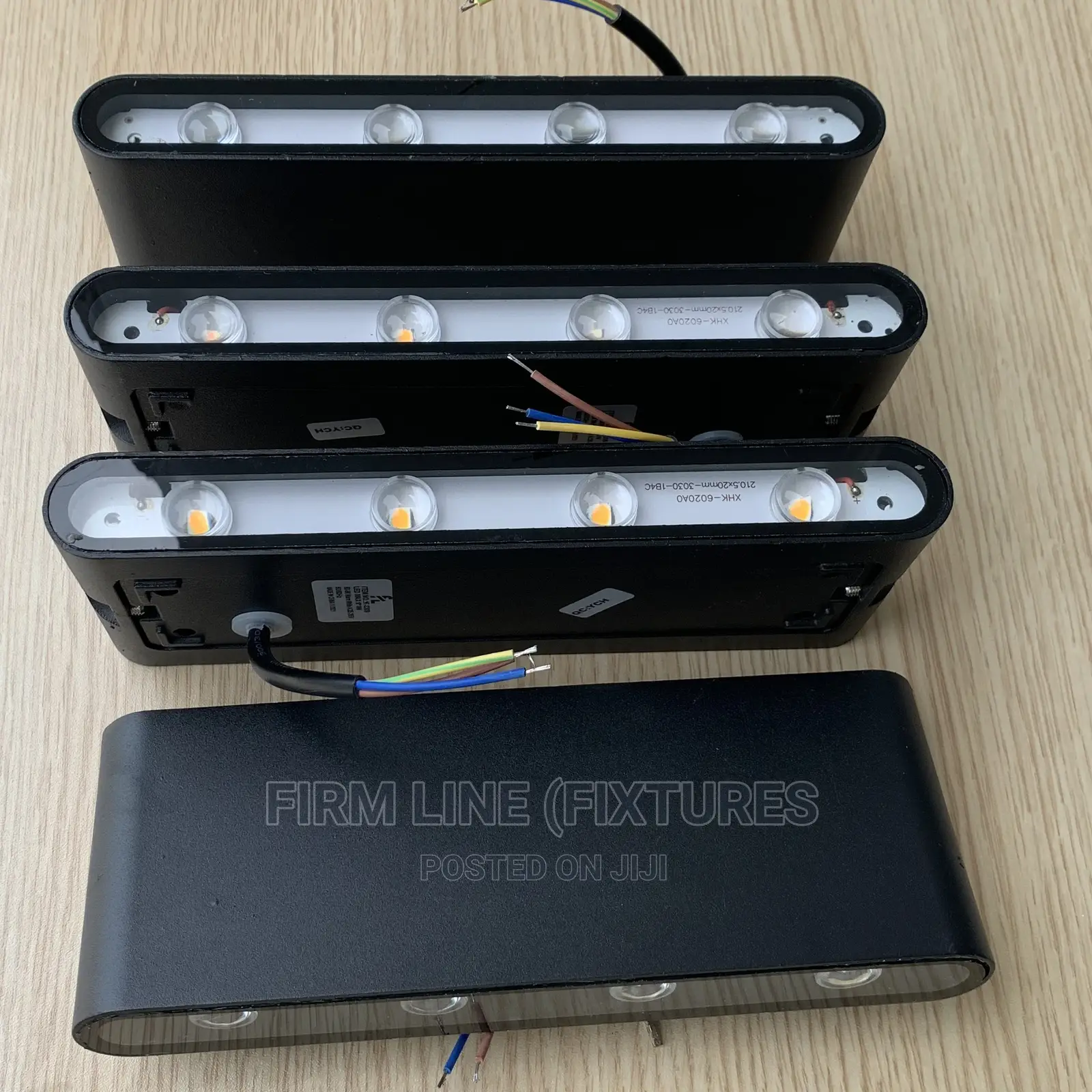 8W 4LED Up/Down Slim Outdoor Waterproof Wall Light