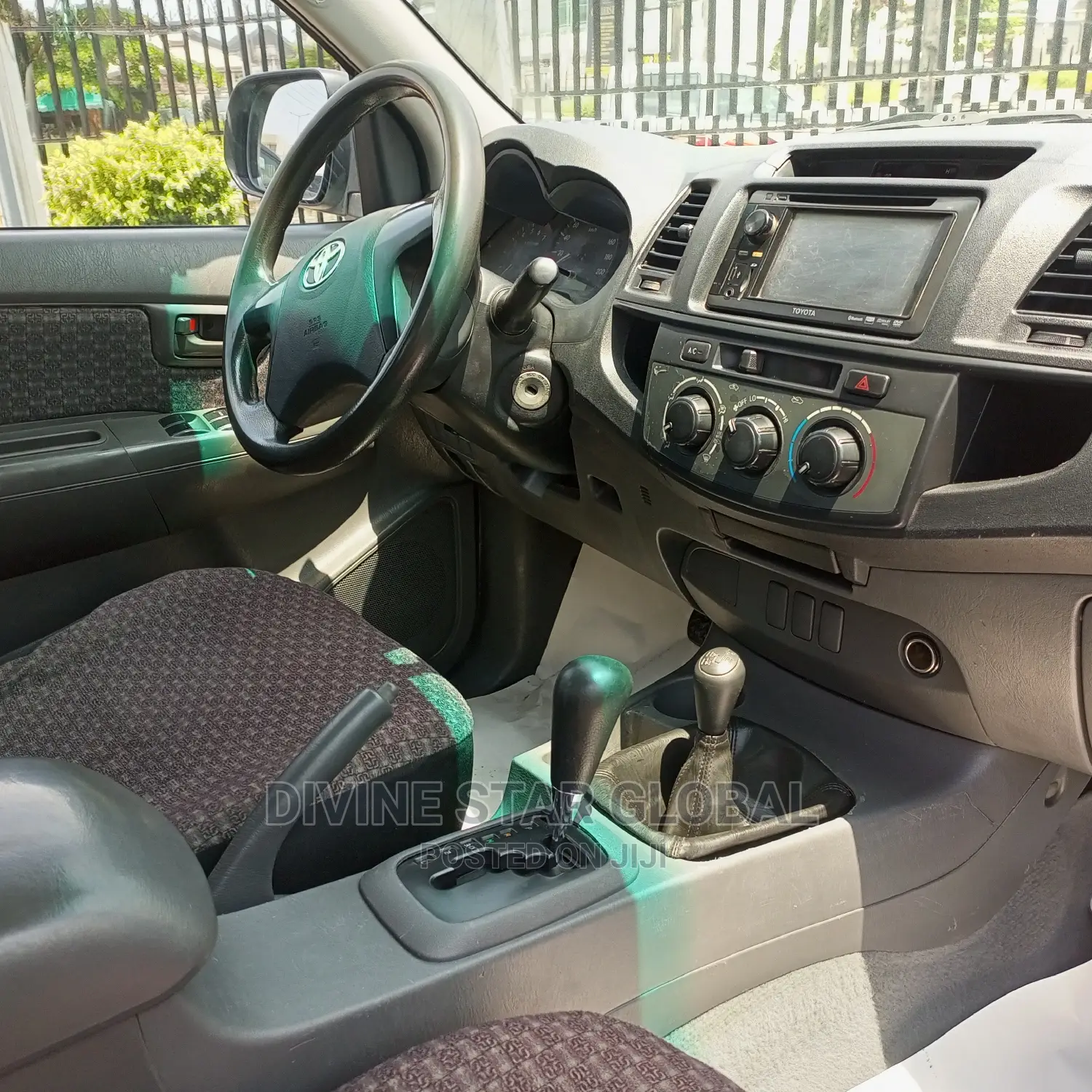 Toyota Hilux WORKMATE 4x4 2014 White