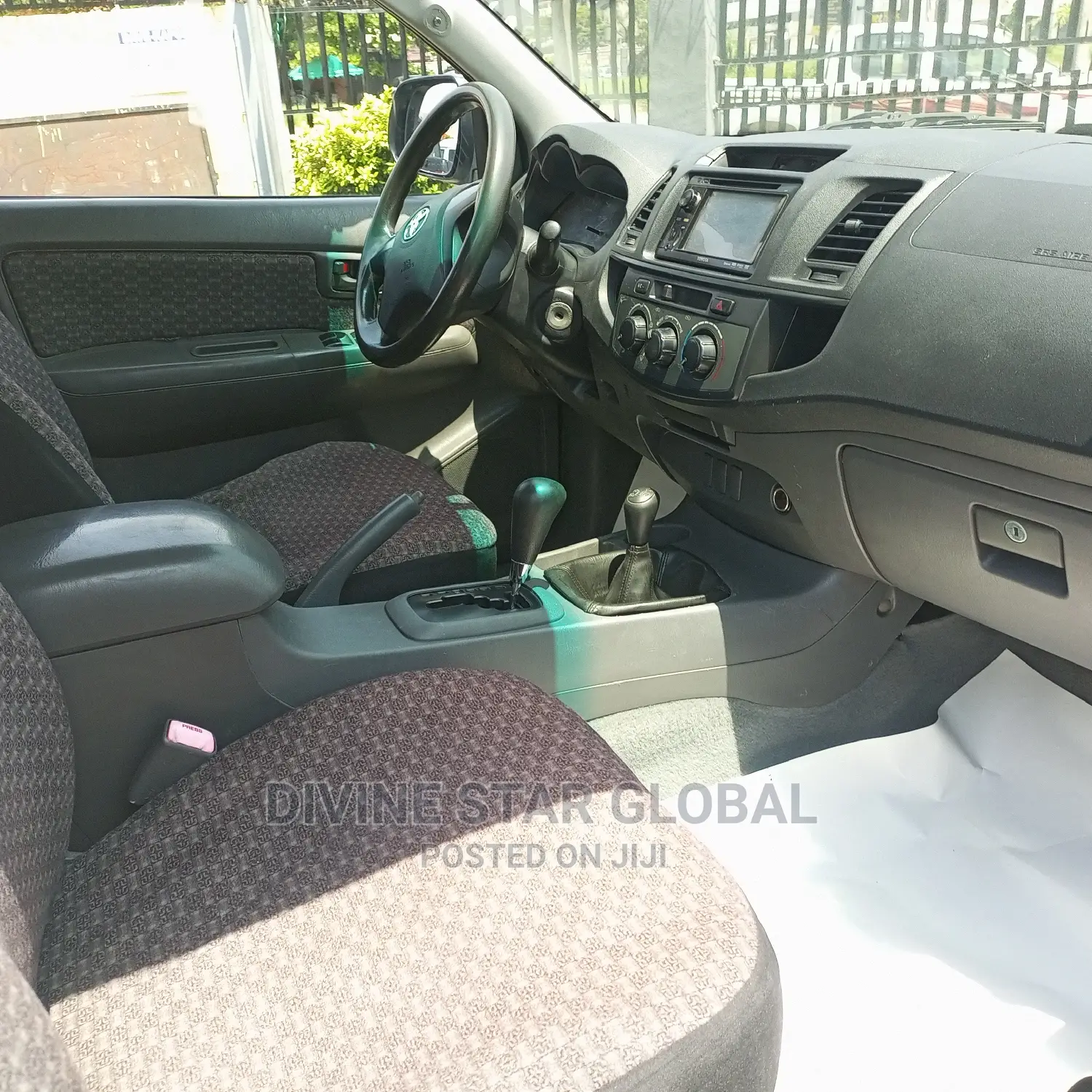 Toyota Hilux WORKMATE 4x4 2014 White