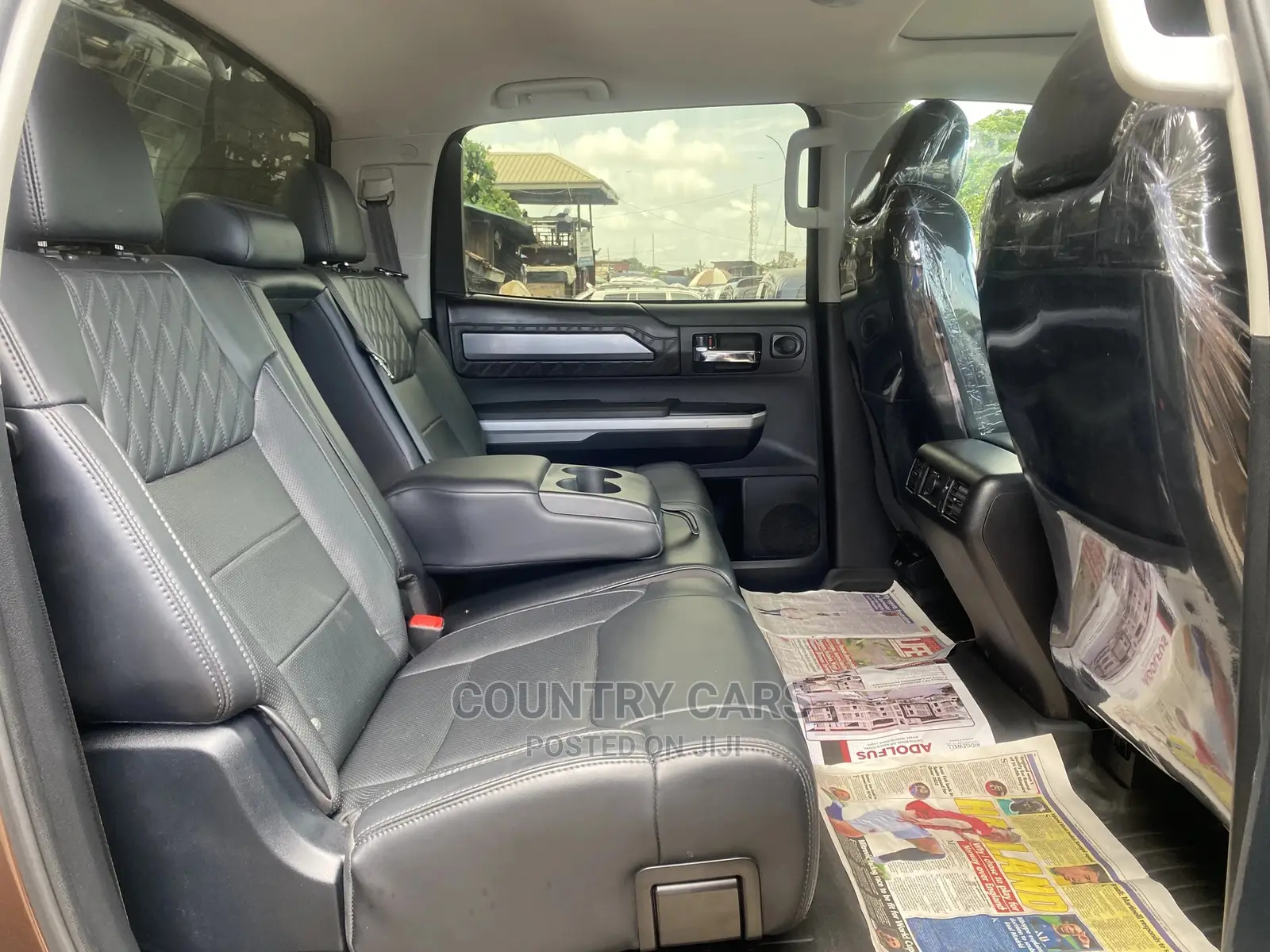 Toyota Tundra Platinum 5.7L V8 4x4 CrewMax 5.6 ft. box 145.7 in. WB