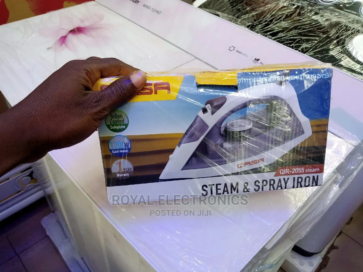 Beautiful Design Qasa Steam Spray Iron