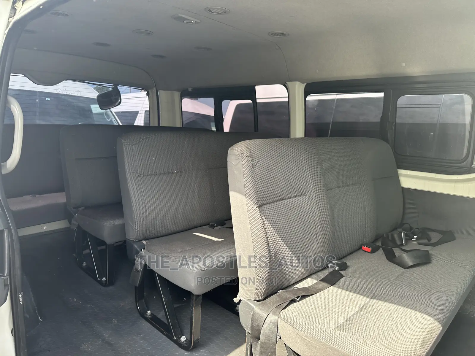 Toyota HiAce 2009 White