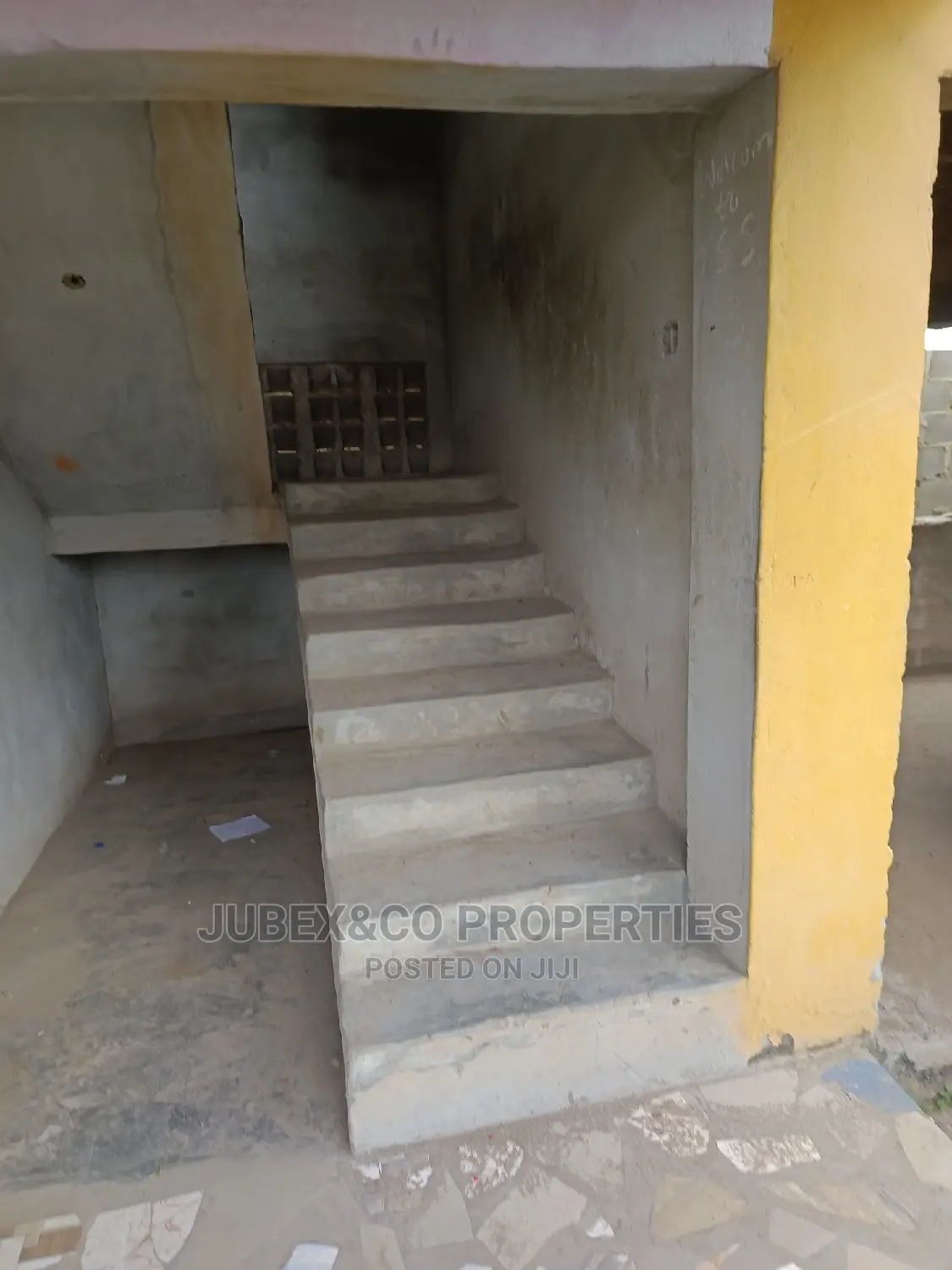 10bdrm Block of Flats in Veepee Avenue, Ado-Odo/Ota for sale