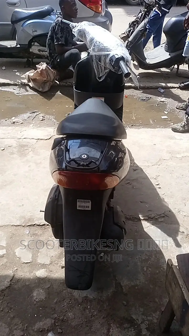 Suzuki 2018 Blue