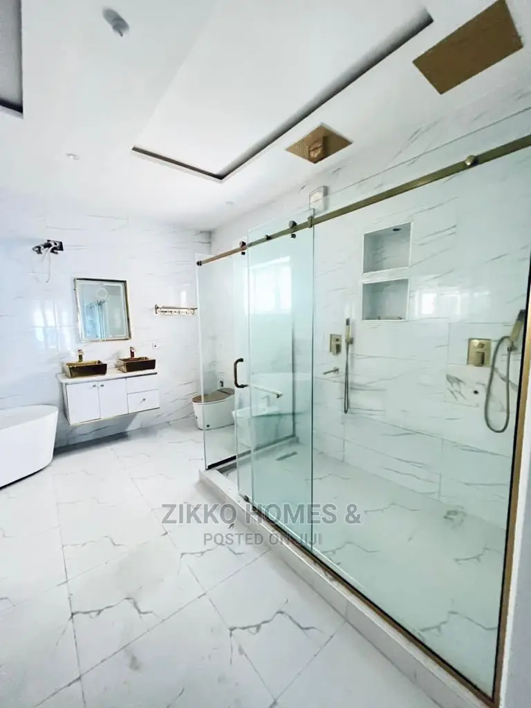 5bdrm Duplex in Osapa London for sale