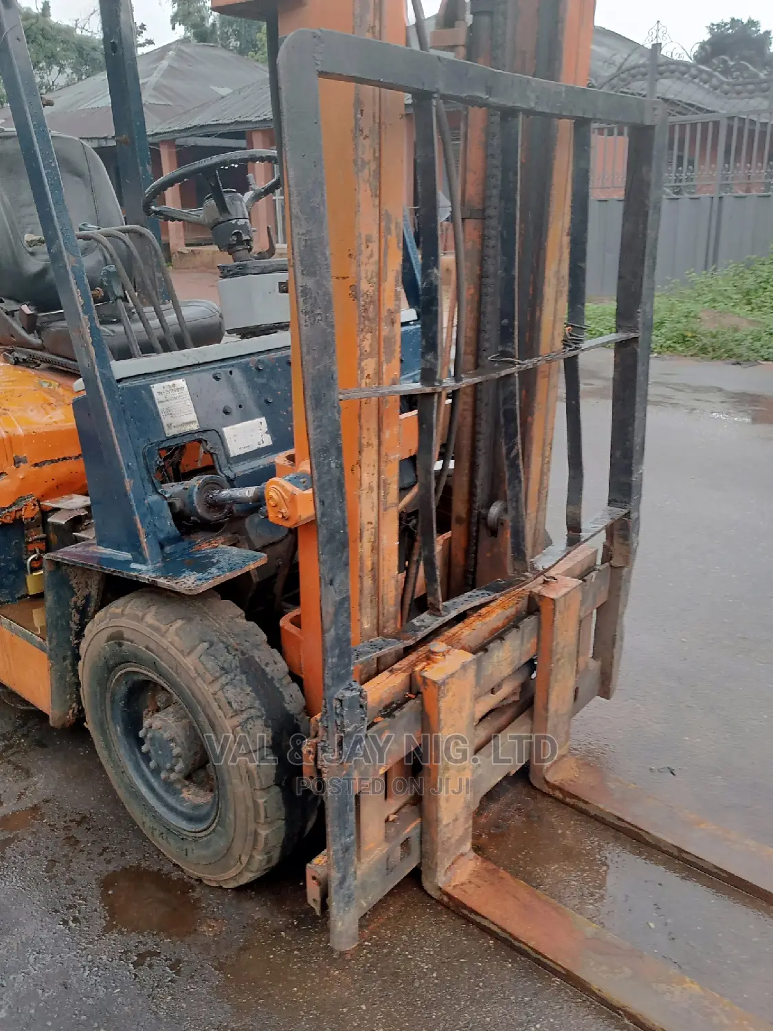 2.5 Tons Toyota Forklift (Company Use)