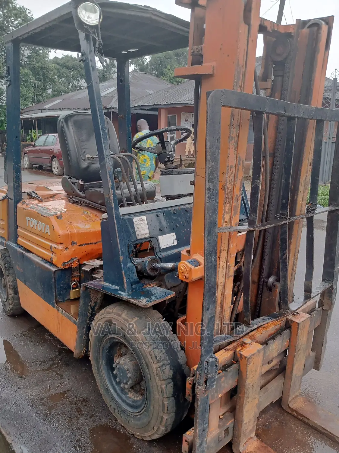 2.5 Tons Toyota Forklift (Company Use)