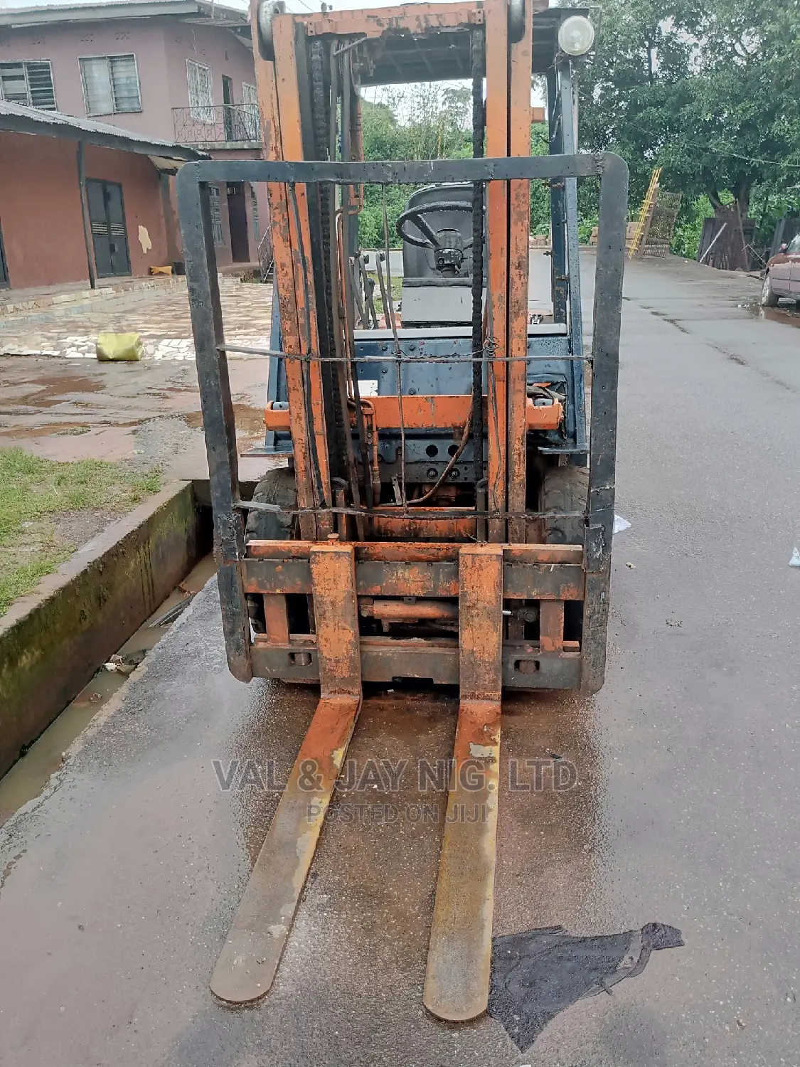 2.5 Tons Toyota Forklift (Company Use)