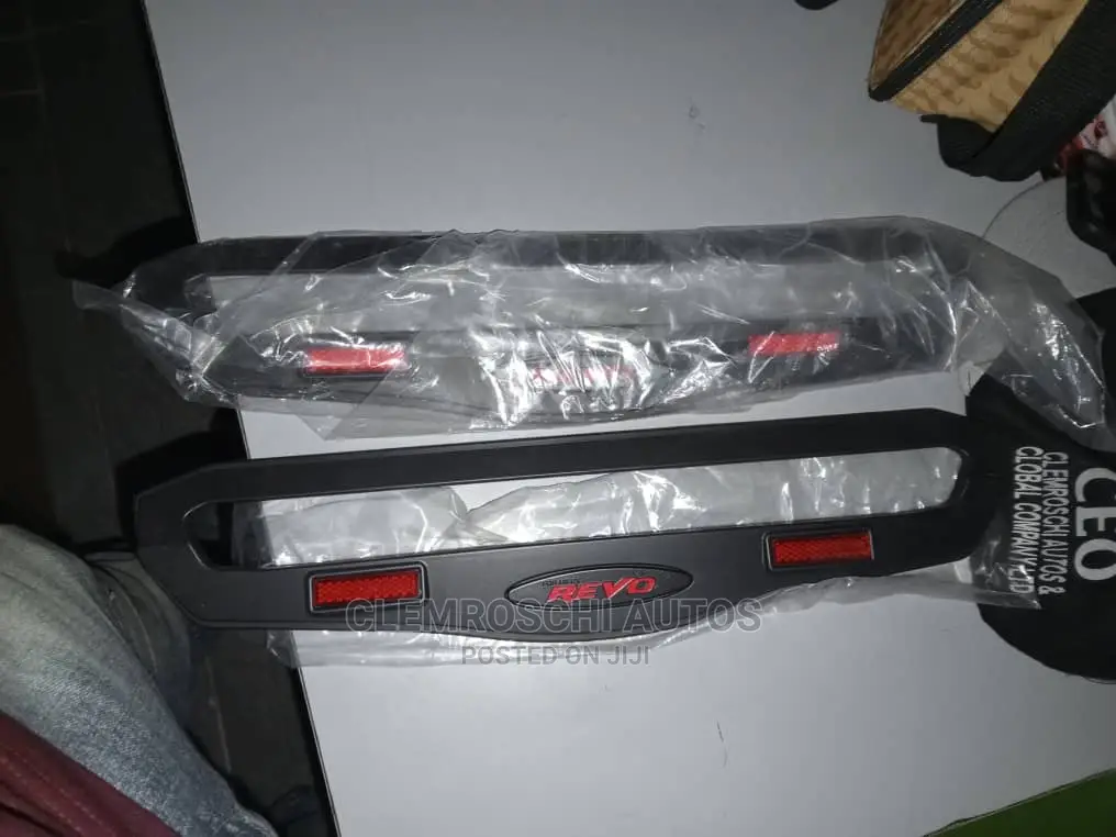 High Quality Certified Complete Black Boot Chrome Hilux 2020