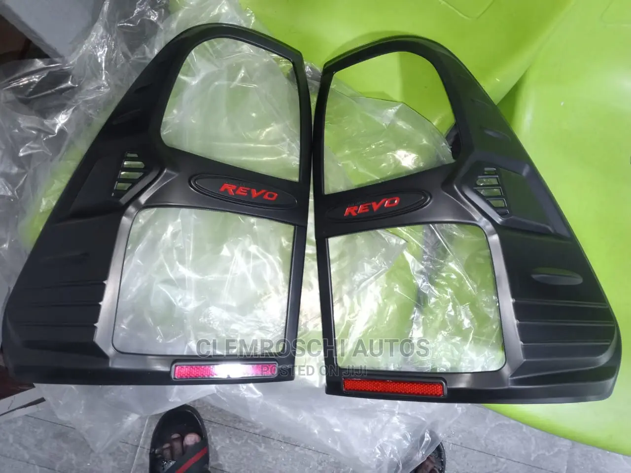 High Quality Certified Complete Rear Light Cover Hilux 2022