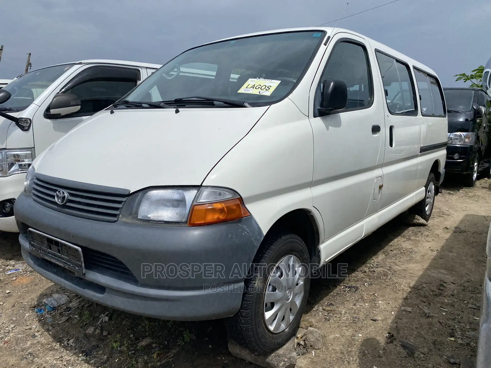 Toyota HiAce 2007 White