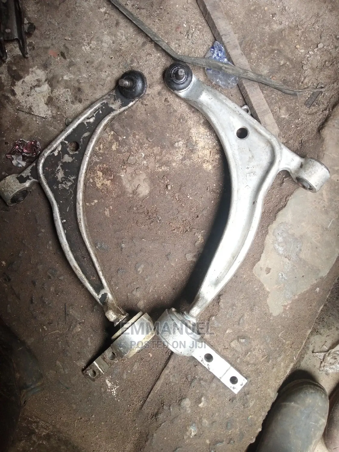 Lower Arm for Nissan Maxima 2005