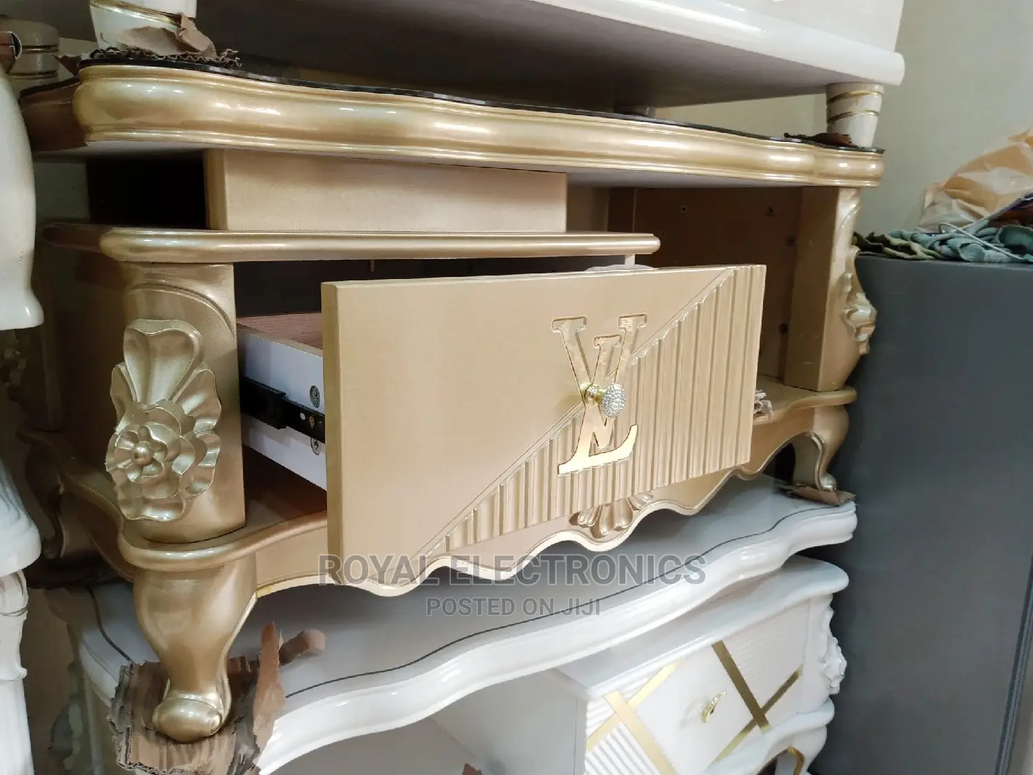 Stylish Design Center Table With Drawer