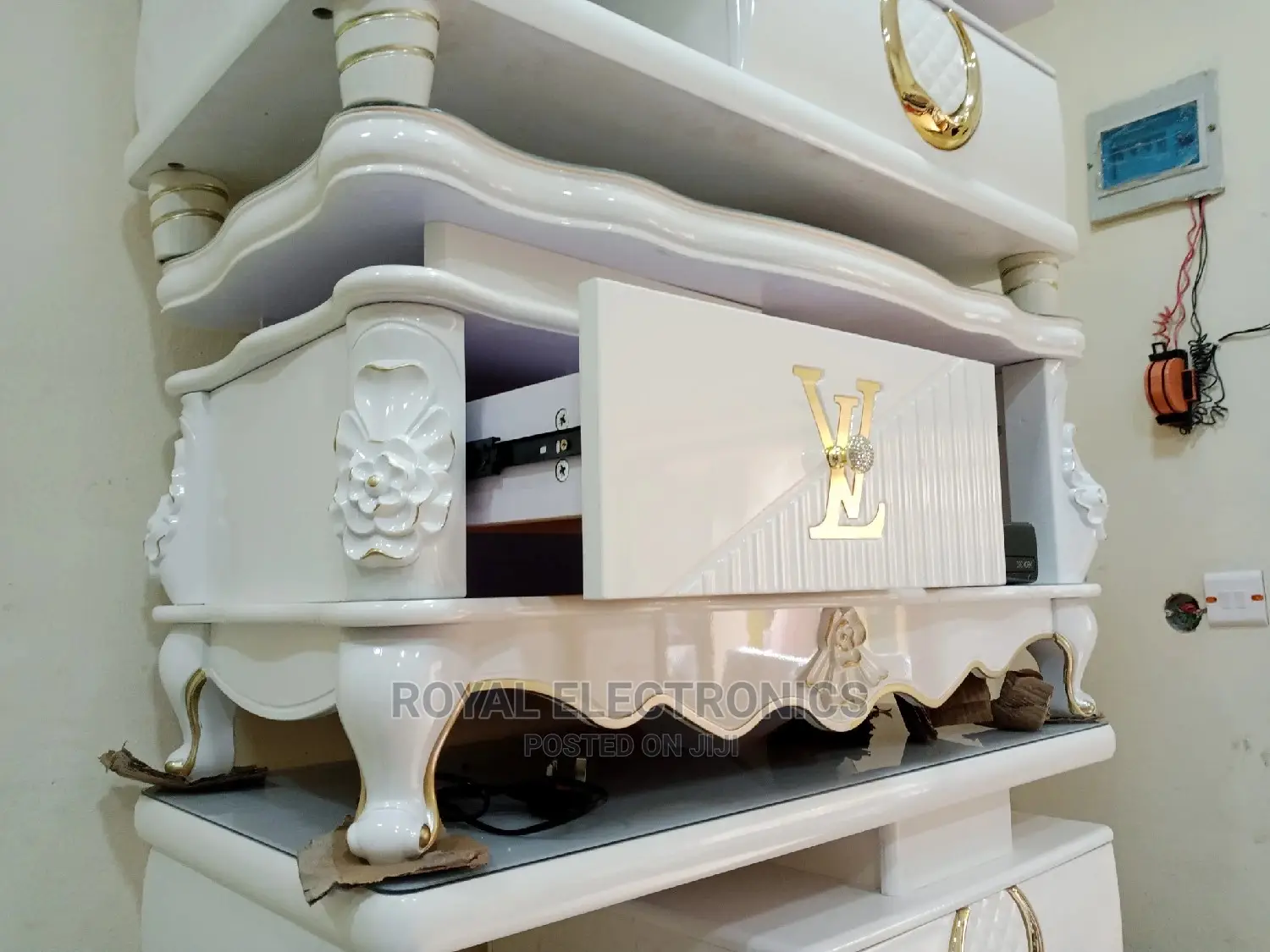 Elegant Design Center Table With Drawer