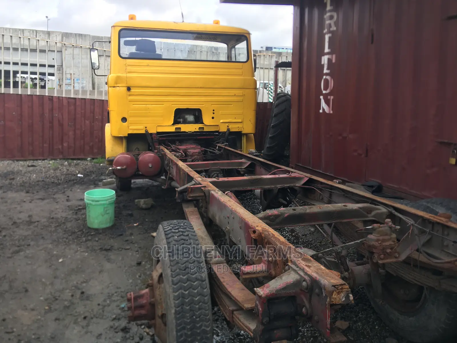Mecedeces 813 Calf/Chassis
