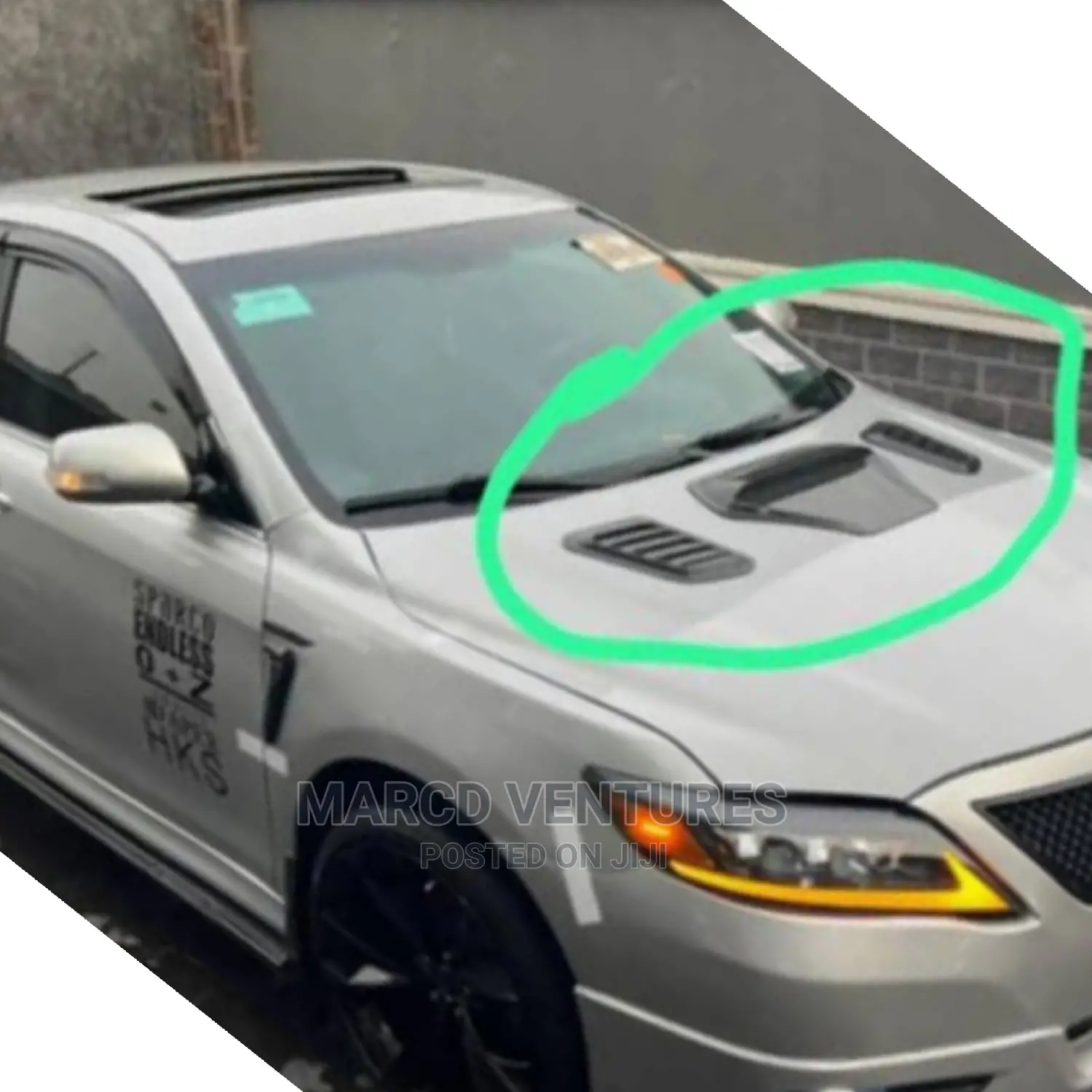 Universal Carbon Fiber Black Bonnet Hood Air Vent