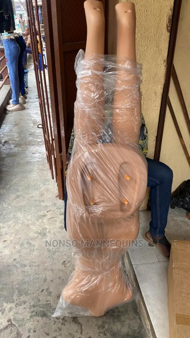 Size 10 Armless Female Plastic Dummy