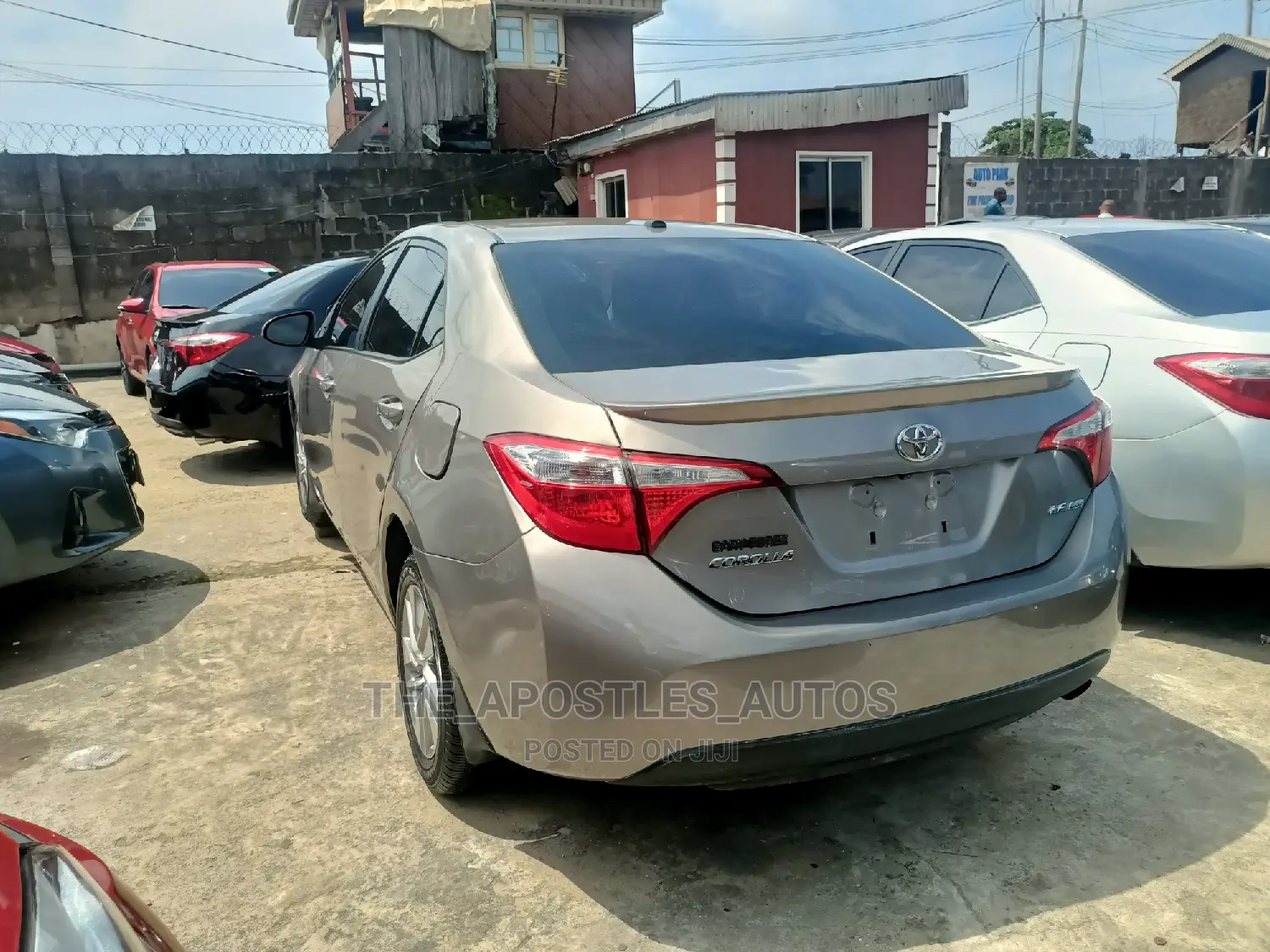 Toyota Corolla 2016 Gold