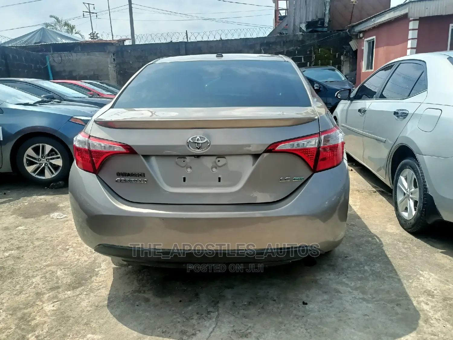 Toyota Corolla 2016 Gold