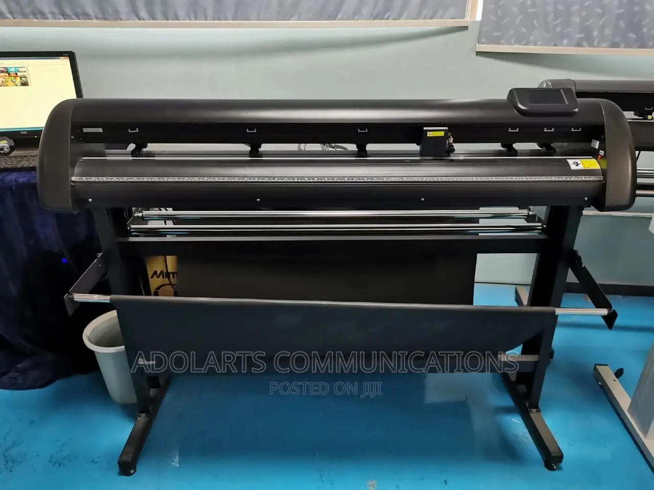 4ft Automatic Contour Cutting Plotter YH1351 With Signmaster