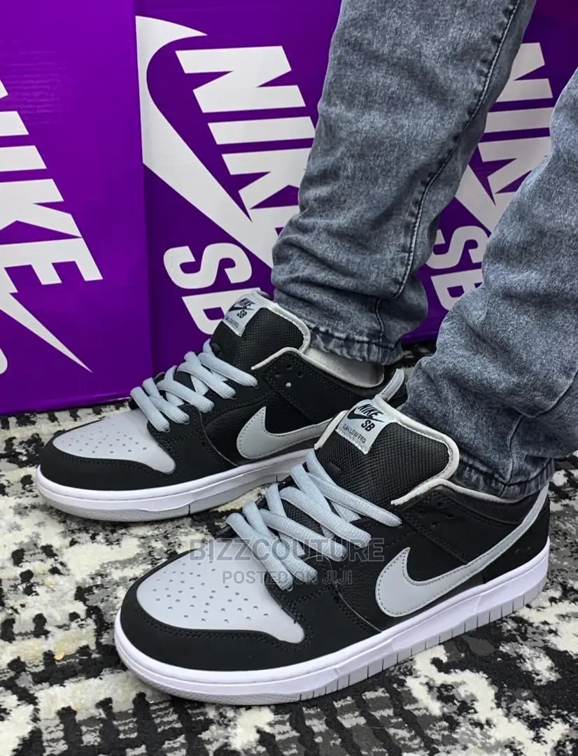 Original NIKE SB Dunk Low Shadow in Store