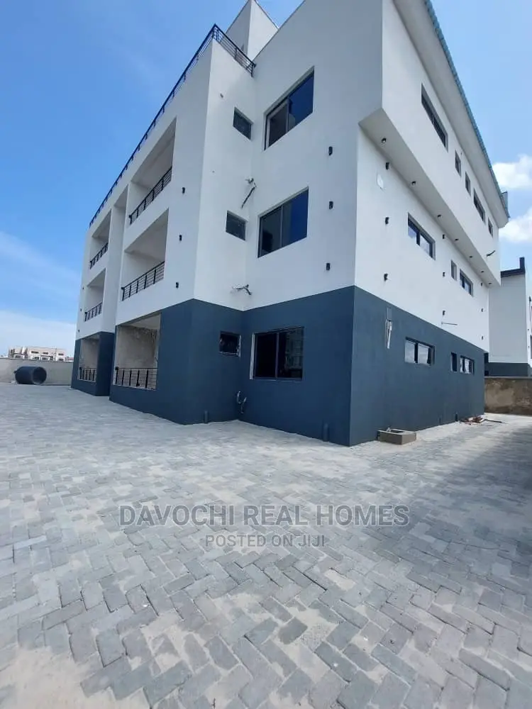 2bdrm Block of Flats in Ikate Lekki for rent