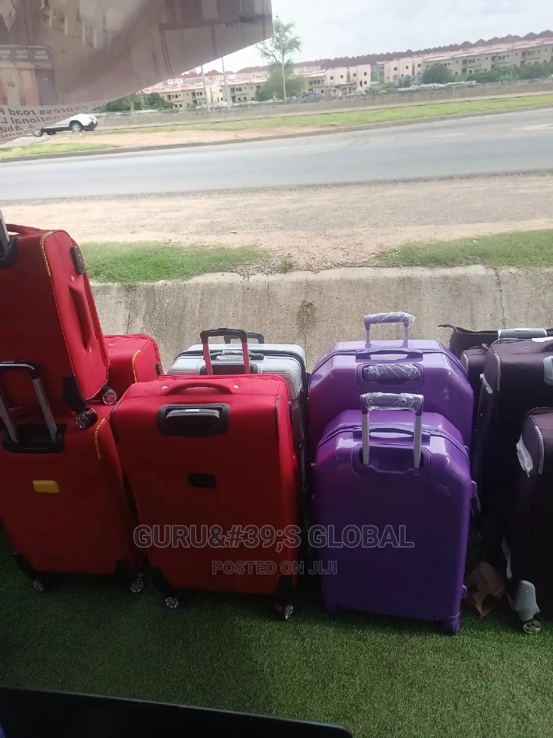 High Quality Traveling Bags of All Designs Available 4 Sale