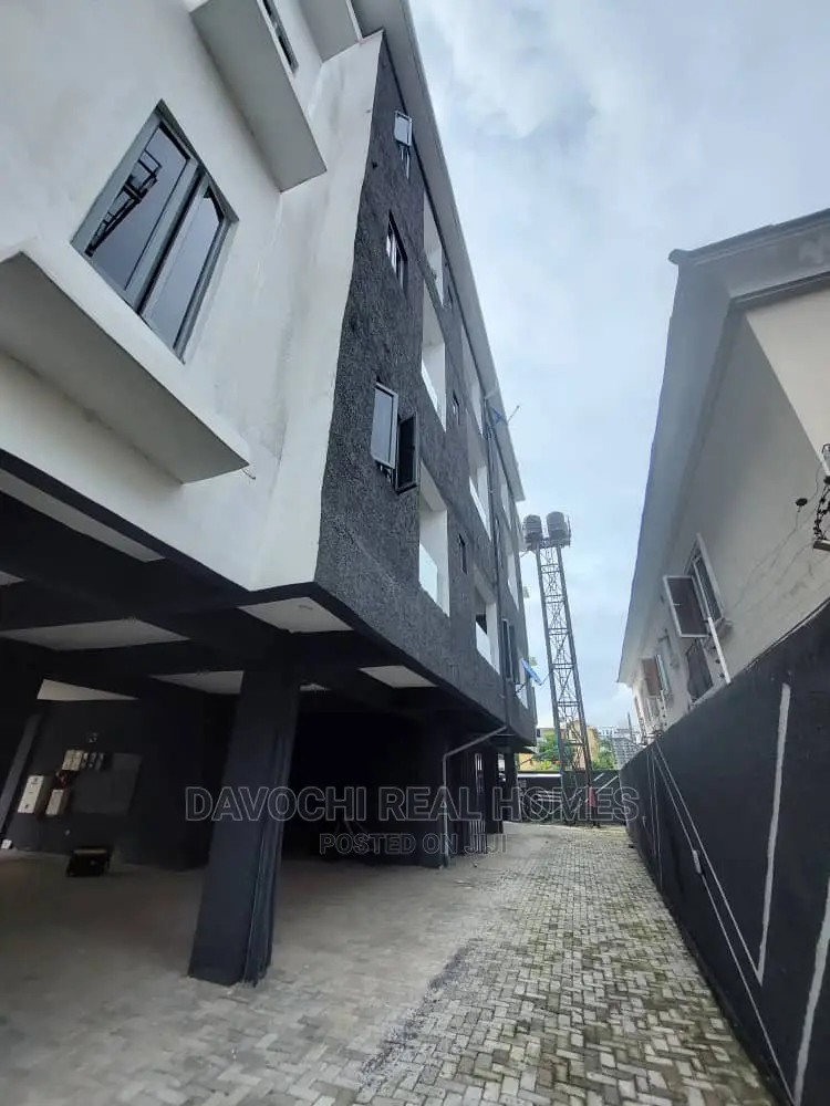 1bdrm Apartment in Jakande, Lekki for rent