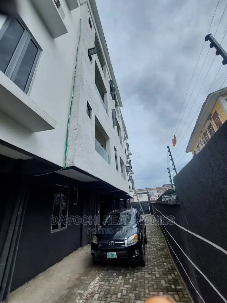 1bdrm Apartment in Jakande, Lekki for rent