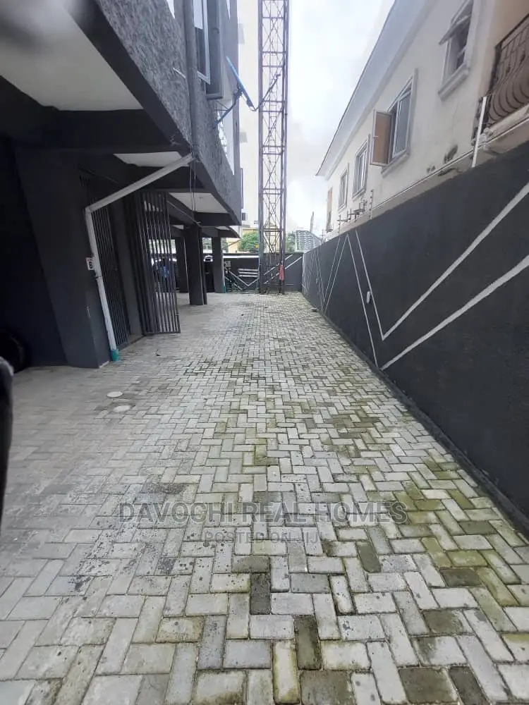 1bdrm Apartment in Jakande, Lekki for rent