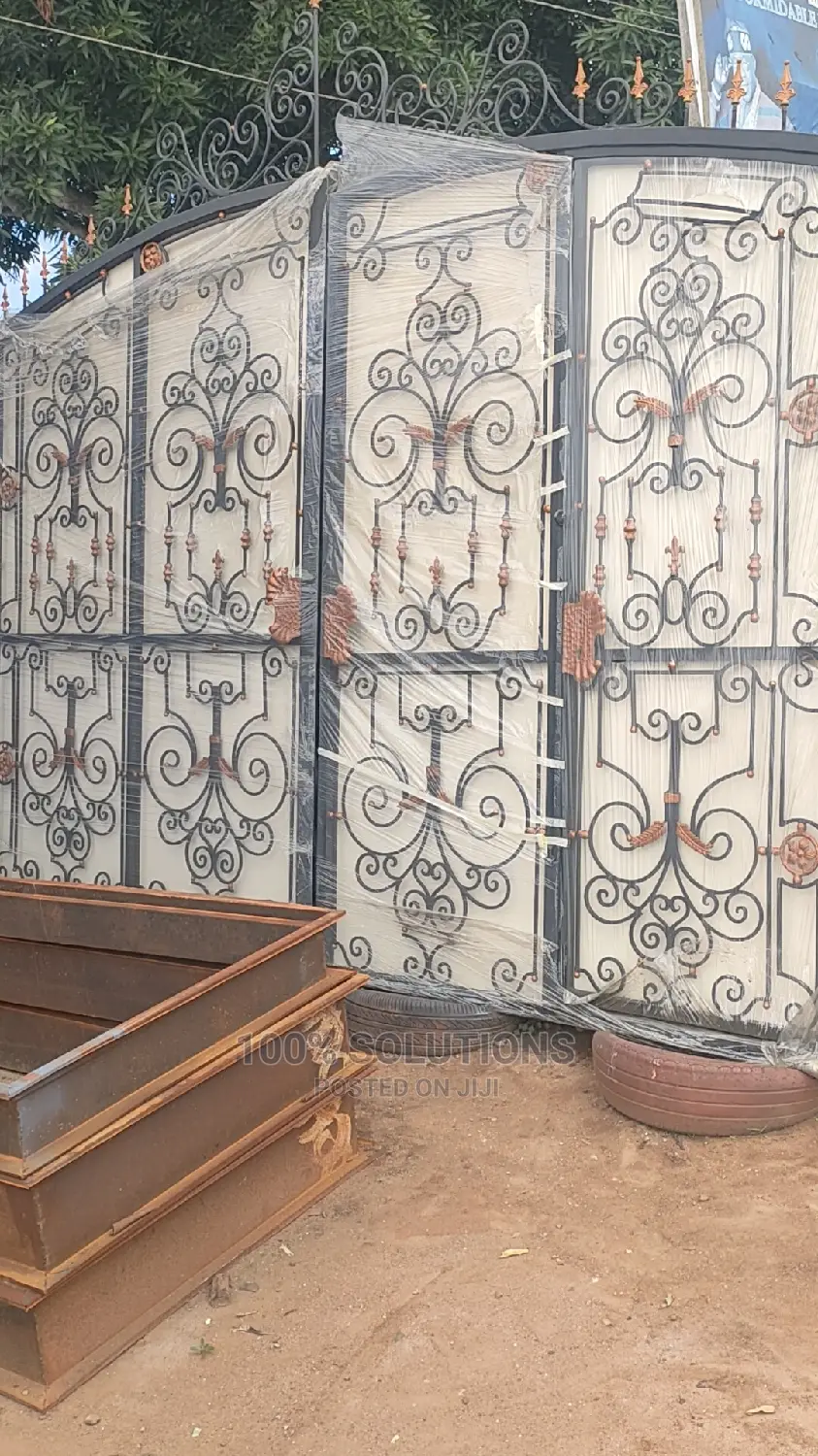 Foreign Standard Square Iron Gate/Strong Plate for Sale.